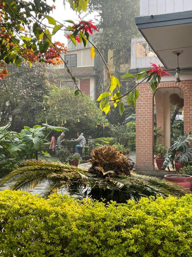 Hotel Lotus Garden Katmandú Exterior foto