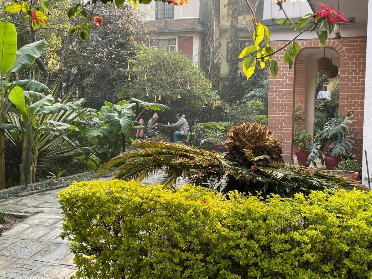 Hotel Lotus Garden Katmandú Exterior foto